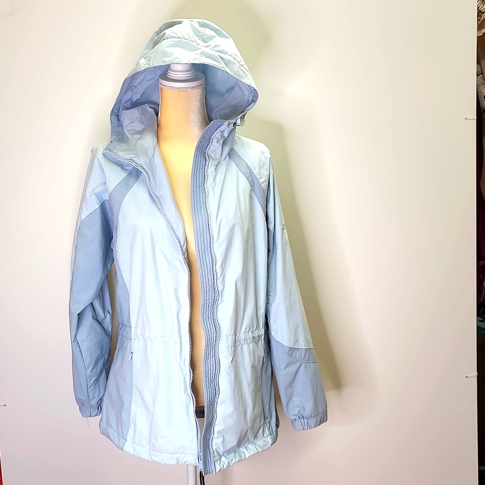 Size small Columbia light blue hooded jacket   C81